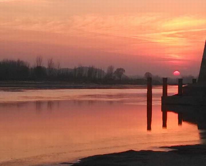 三等奖 十公司 李学金 长河落日圆.jpg