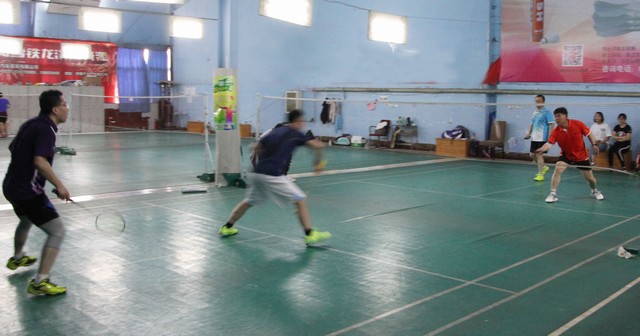 羽毛球赛场.jpg 羽毛球赛场.jpg